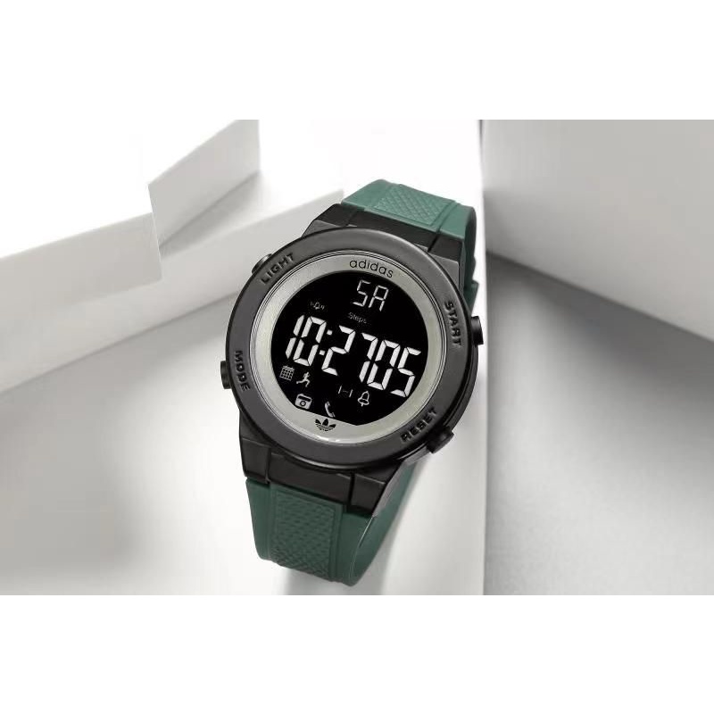 Jam Tangan Sporty Water Resist Jam Tangan Strap Rubber Bisa COD