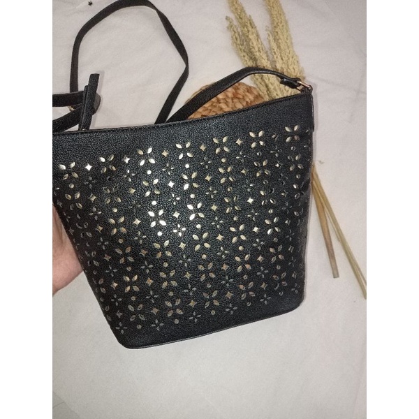 PL SLING MOTIF HITAM LAMARTHE