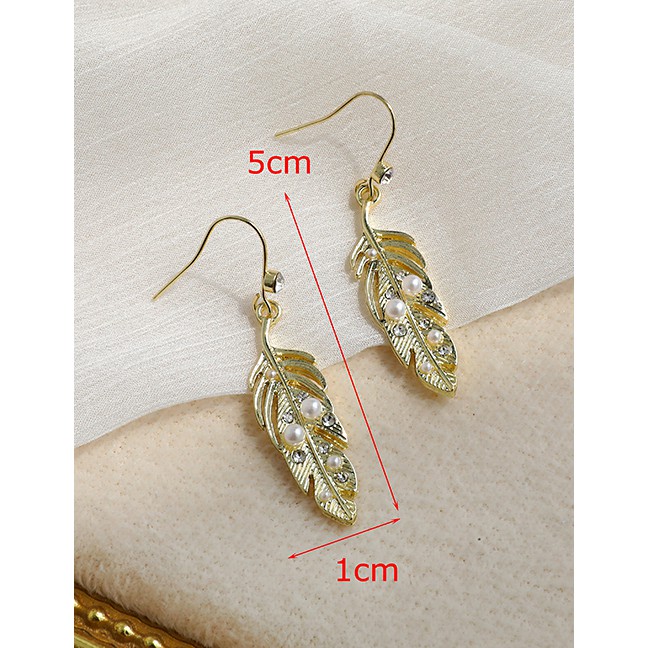 LRC Anting Gantung Fashion Golden Alloy Diamond Feather Earrings K64594