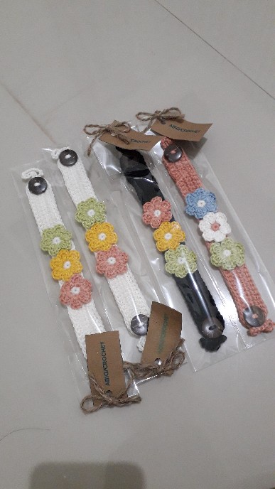 Connector Masker Rajut Motif Bunga