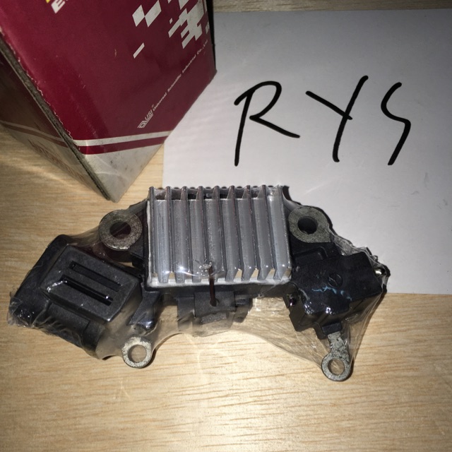ALTIMA / HITACHI SOKET 2 IC REGULATOR ALTERNATOR CAS DINAMO AMPER AMPERE PENGISIAN / SOKET SOCKET IC