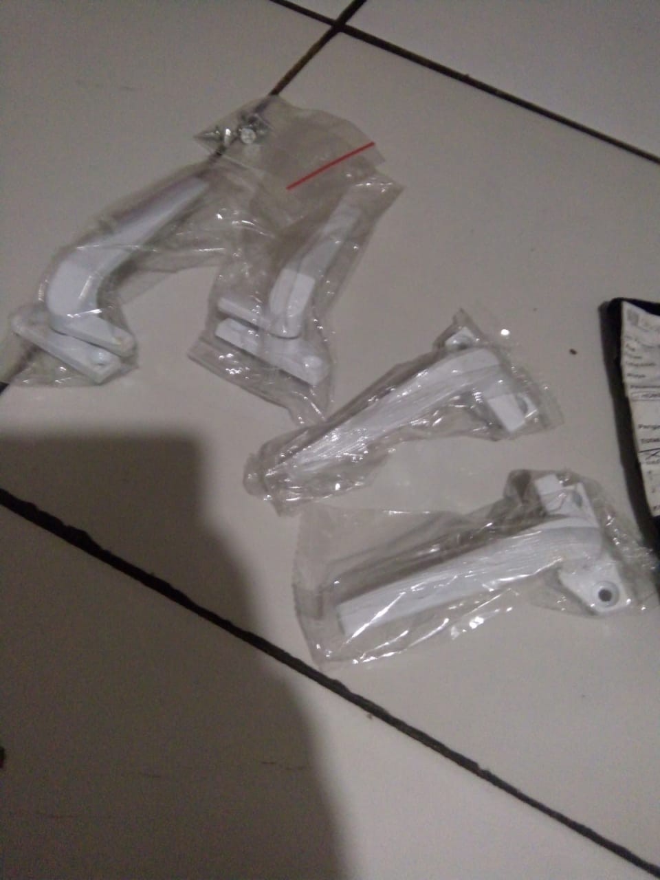 Rambuncis Kanan - Kiri White 009 / Handle Jendela Aluminium Weldom