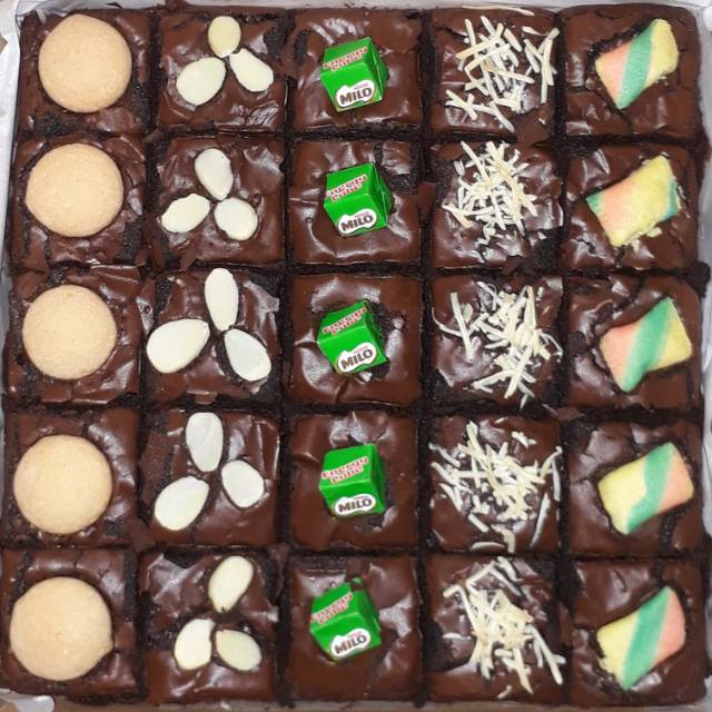 

FUDGY BROWNIES SULTHAN