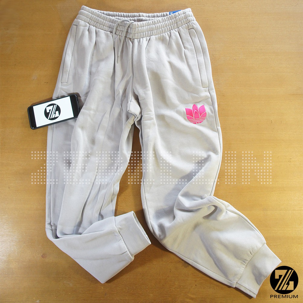 CELANA PANJANG ADIDAS ORIGINALS 3D TREFOIL SWEAT PANTS ORIGINAL