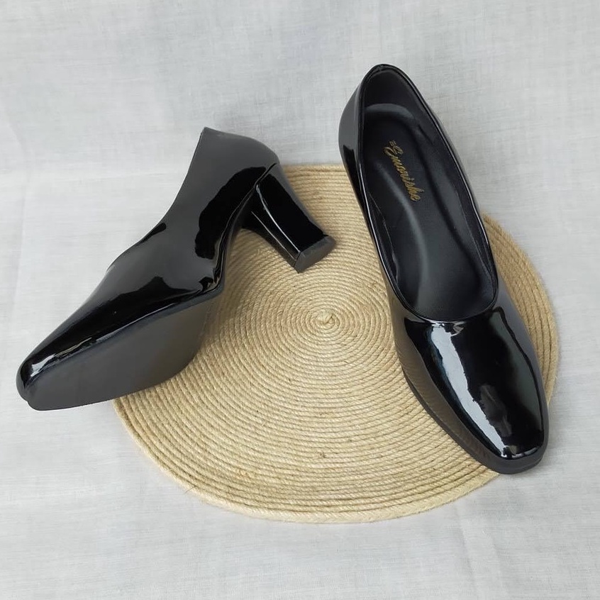 Sepatu Pantofel Hitam Wanita High Heels 7cm Size 35-43 Eramsis 02C LX