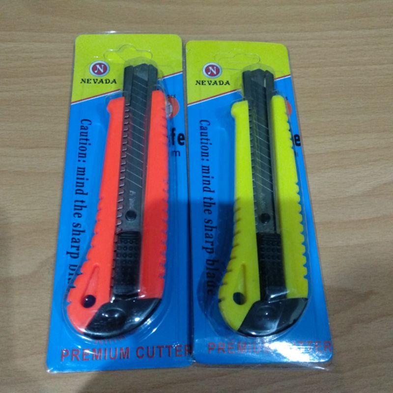

Pisau Cutter besar 3 in 1