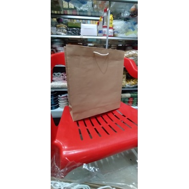 

paper bag polos ukuran sedang isi 12 pcs terlaris dan termurah