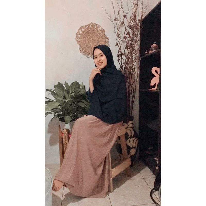 (High Quality) Vinderu Pashmina Diamond 150x75 Premium Import hijab / kerudung-HITAM