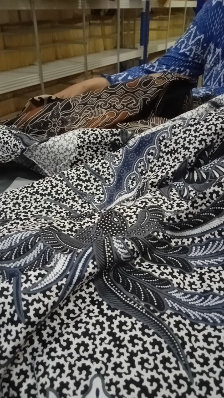 Maura Couple - Sania Ruffle Batik Couple Ori Ndoro Jowi Garansi Termurah Shopee - Batik Modern Solo