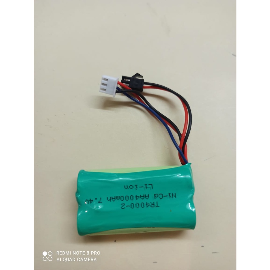 BATERAI RC BATRE 7,4V AA 4000MAH BATERAI - 7.4V AA 4000MAH Socket hitam Dan Putih
