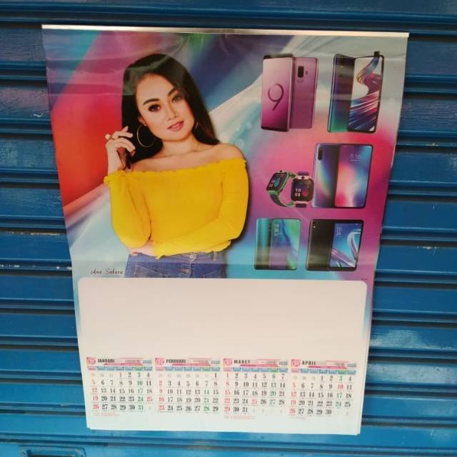 

Kalender dinding caturwulan artis hp th 2020