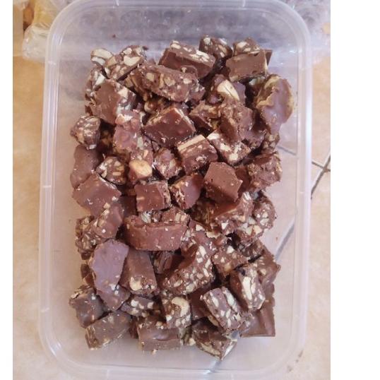 

(DYU>>733) Coklat SQ patahan Original Enak Murah Semarang ..,
