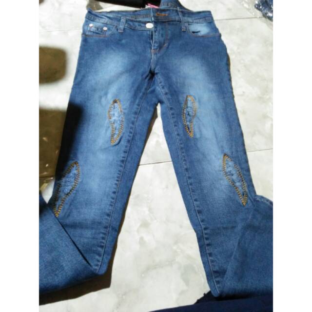 Jeans Prada Sobek Daun Tidak Tembus