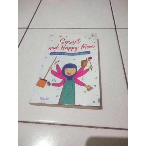 

smart and happy mom (preloved)