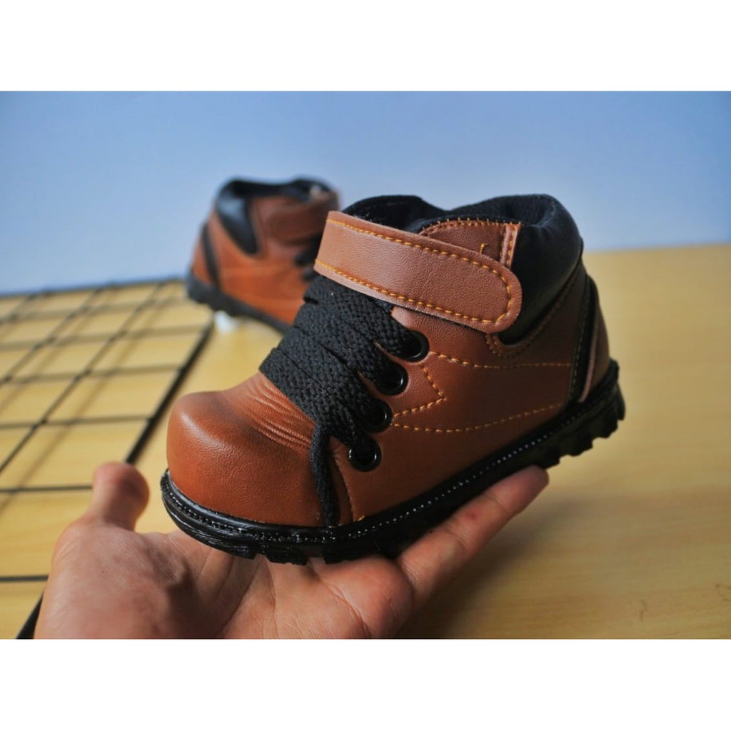 sepatu boot anak usia 1 s/d 3 tahun/sepatu boot anak laki laki/sepatu balita murah