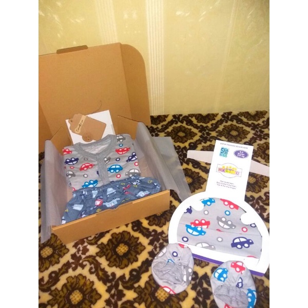 

Hampers Baby Newborn / Jumper Hokiku / Sleepsuit Hokiku / Kado Murah / Hampers Murah Terjangkau
