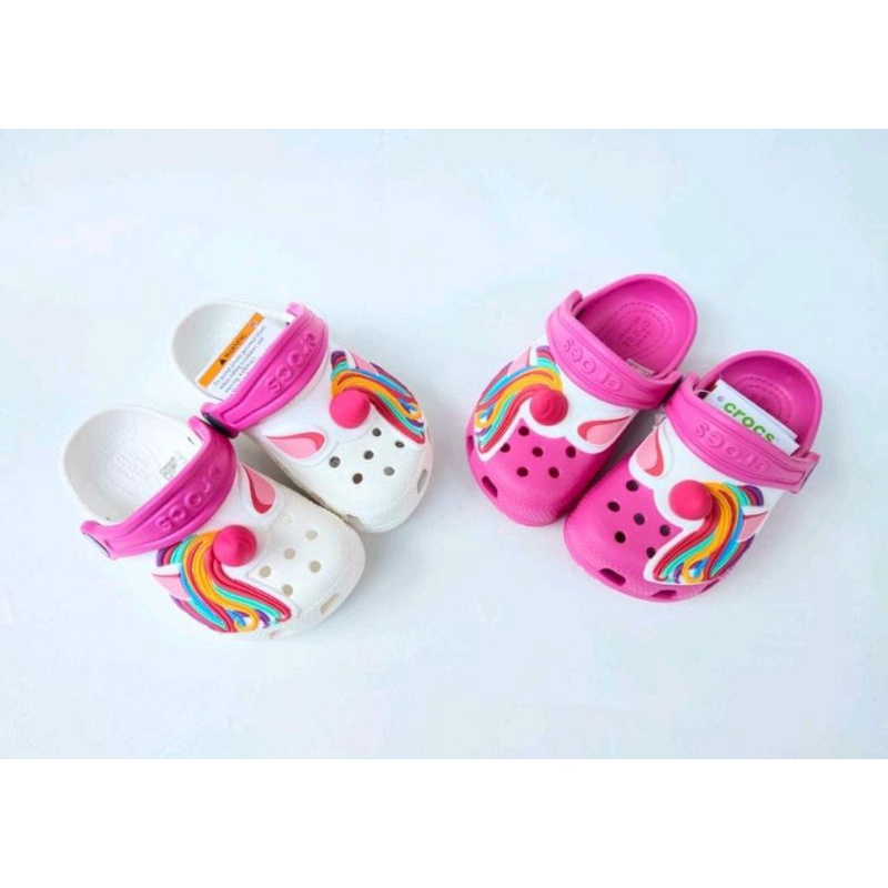 SANDAL CROCS ANAK UNICON 3D / CROCS PONY / CROCS UNICON ANAK PREMPUAN