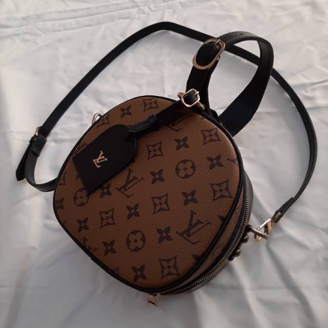 Tas Louis Vuitton import second
