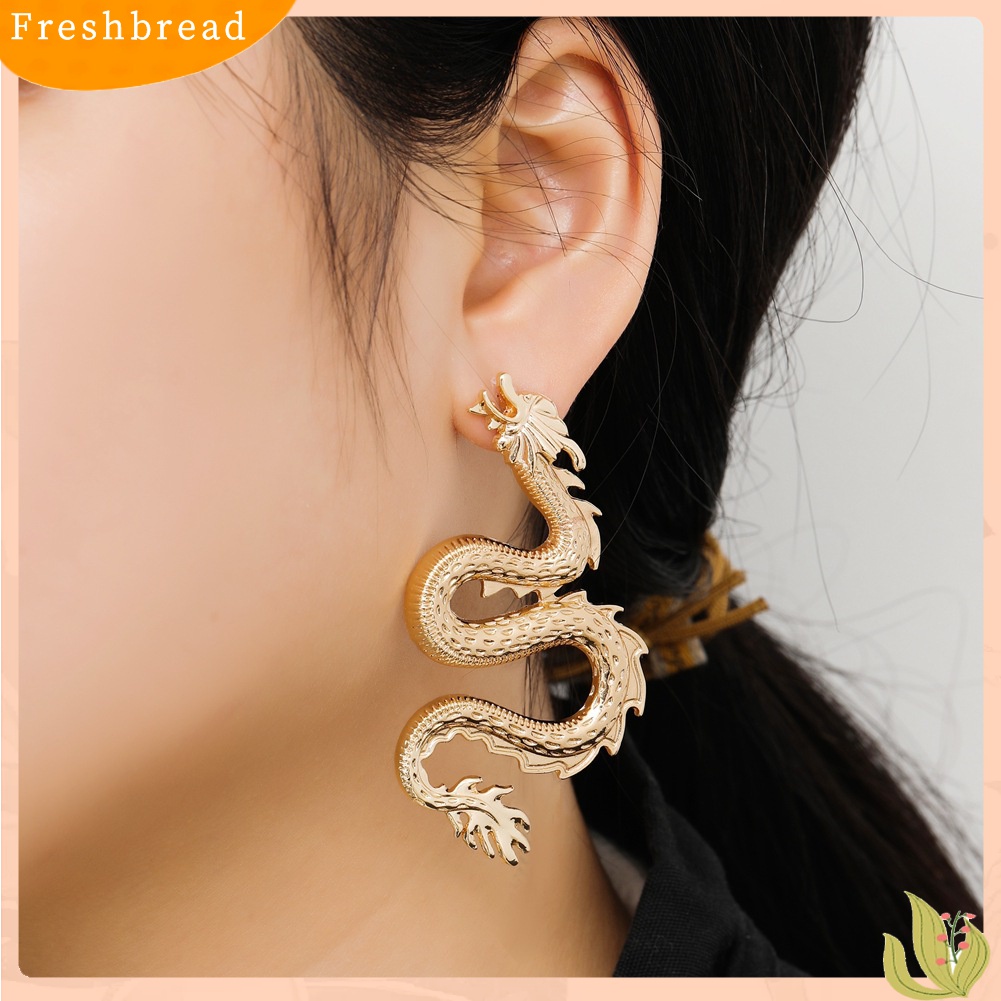 [TERLARIS]Stylish Women Curved Dragon Shape Alloy Ear Studs Earrings Party Jewelry Gift