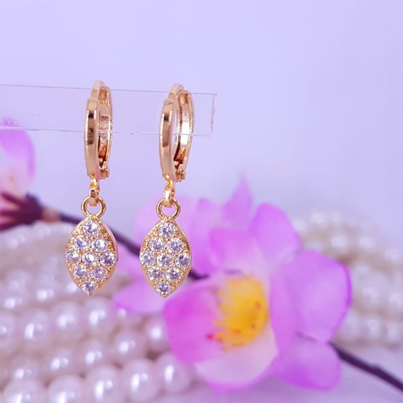 Anting cantik import,awet,tahan lama,bisa dipake sehari hari