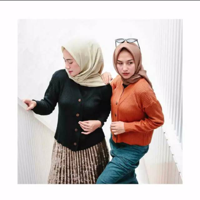 STRADA BUTTON CARDIGAN CROP RAJUT ATASAN WANITA