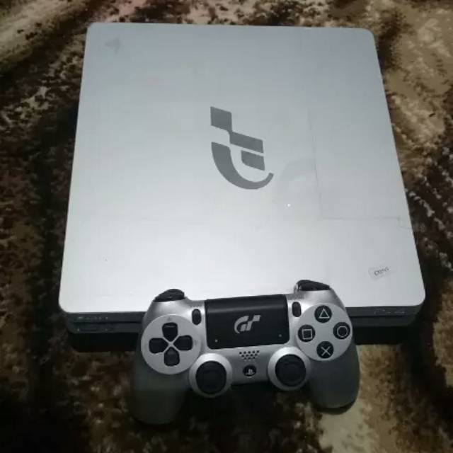 PS4 1TB SECOND
