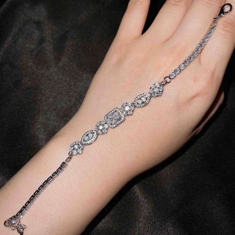 [Ready Stock]Fashion S925 Sterling Silver Inlaid Diamond Bracelet