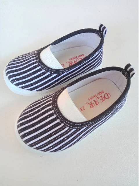 Sepatu / Sendal Anak Perempuan Karet salur Anak Perempuan Usia 1-3 Tahun Murah  Slip On Simple