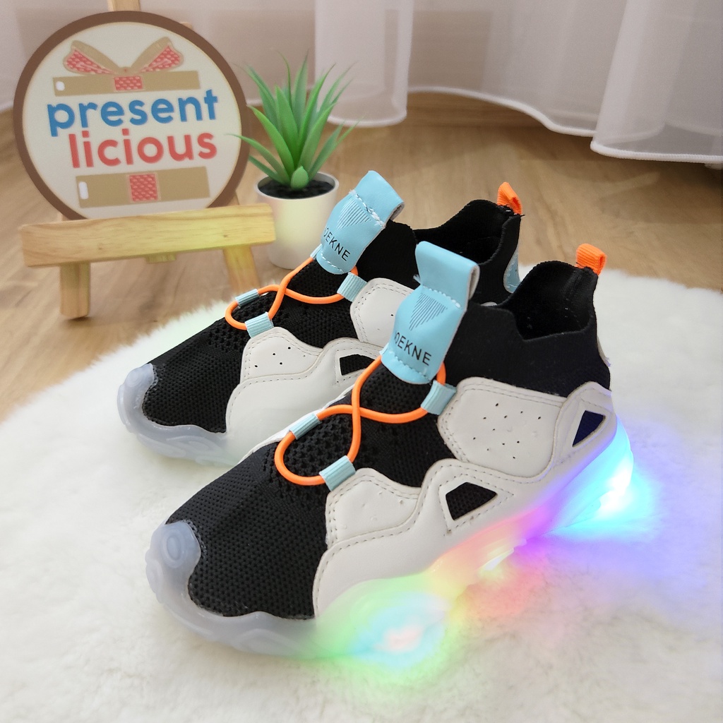 Sepatu Mesh Sports Hitam dengan LED | Sport Shoes | Sepatu LED Anak | Sepatu Sport LED | Sepatu nyam
