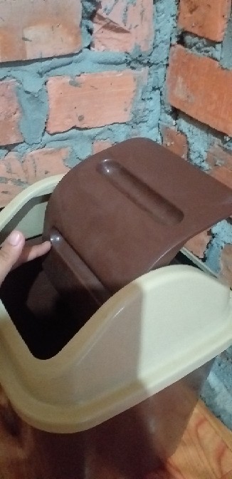 Tempat Sampah Tutup Goyang Square Coklat Lucky Star 15 Lt(368)