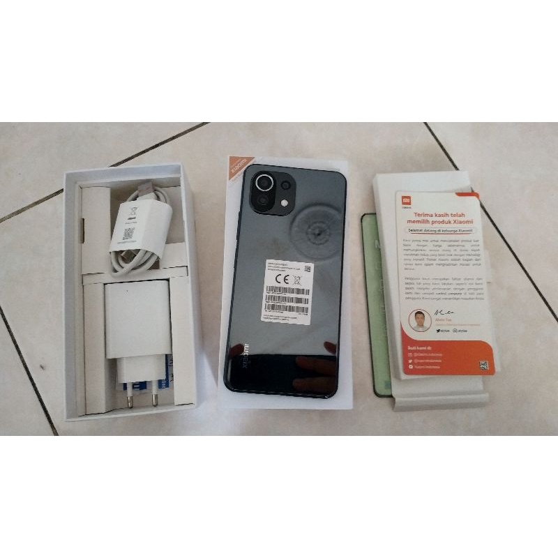Xiaomi Mi 11 Lite 6/128 Second, mulus fullset, garansi resmi (bonus softcase SVL original)