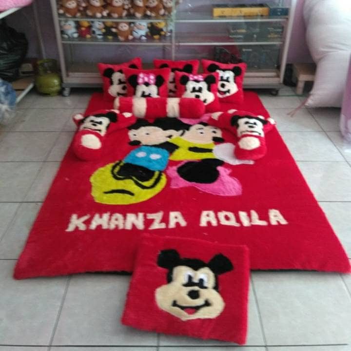 Fullset Karpet Karakter Bulu Rasfur Motif Mickey & Minnie Mouse