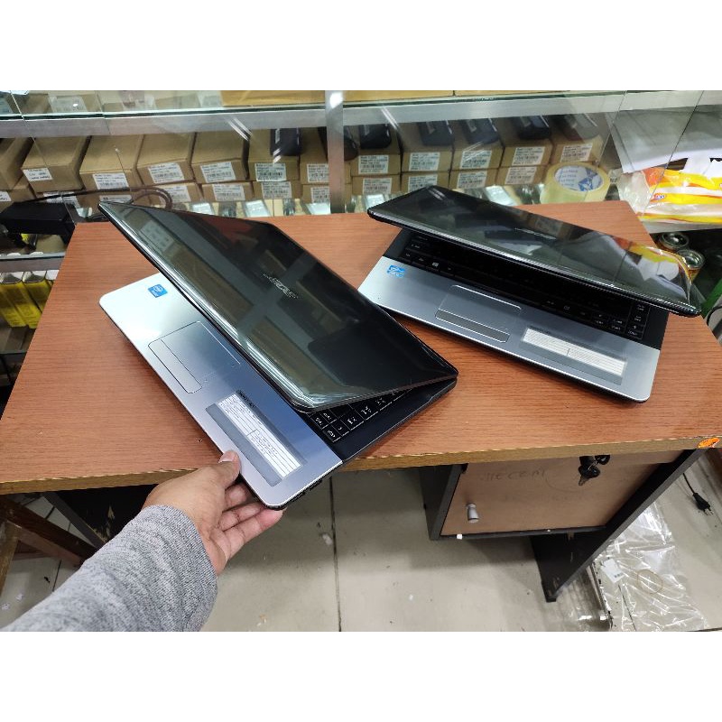 Laptop Acer  RAM 4GB SSD 128GB Laptop bagus siap pakai untuk kerja Kuliah Sekolah SD SMP SMA kantoran ZOOM ada kamera