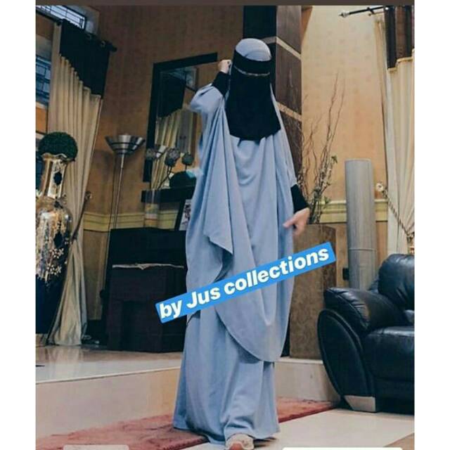 Preloved French Khimar Basic Zipper + Skirt by JusCollectiin in Light bLue