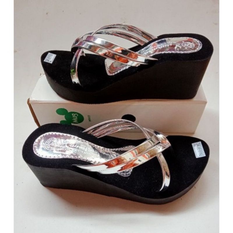 Sandal Wedges Wanita Kilau  Manohara 2