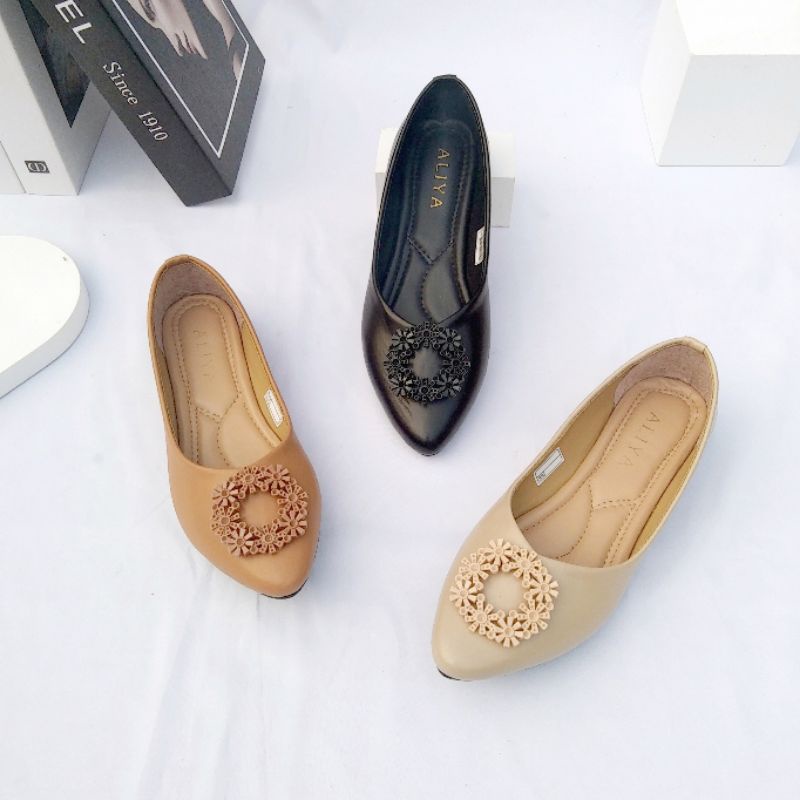 Aliyashoes Sepatu Flat Wanita Camellia