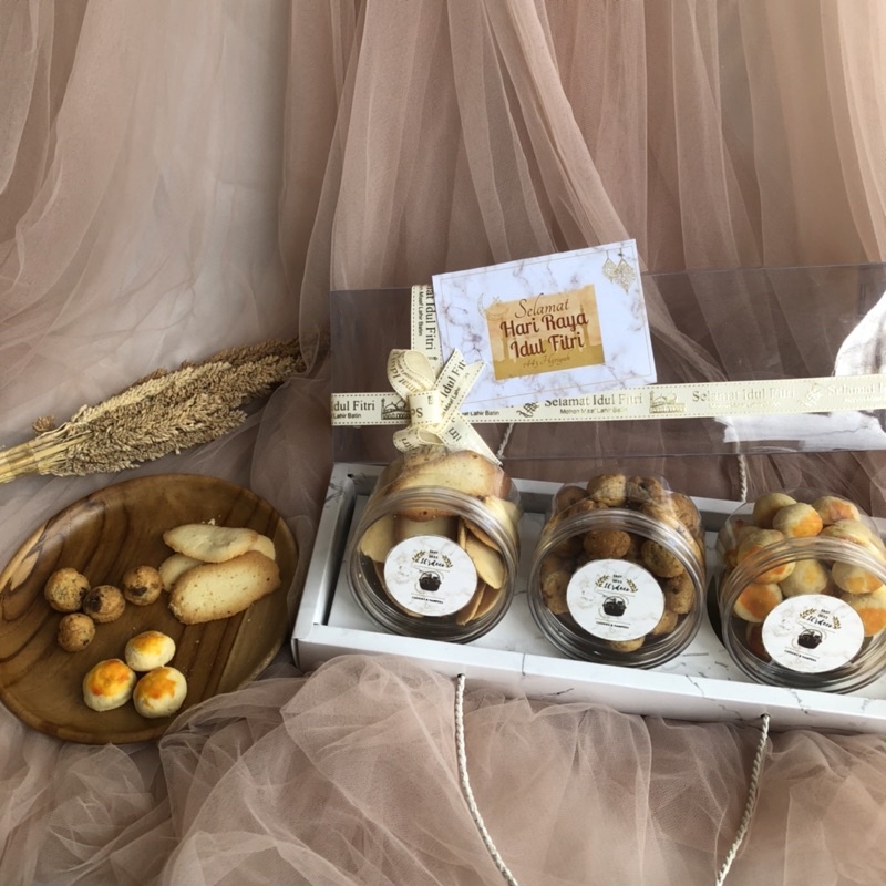 

hampers cookies idul fitri tersedia 2 ukuran