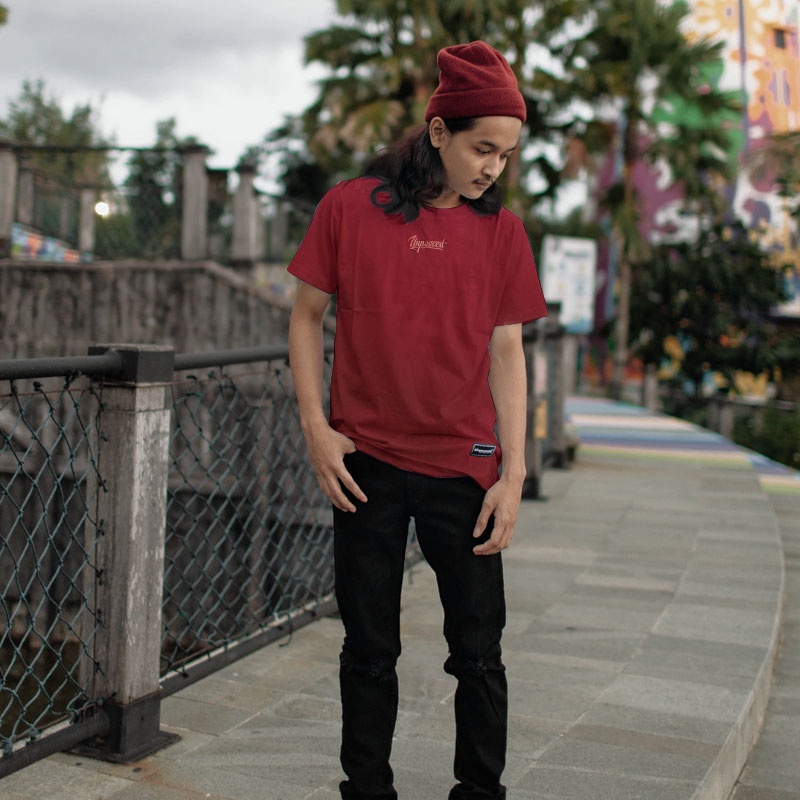 Unpossed Kaos Pendek "Unpossed" Maroon 604