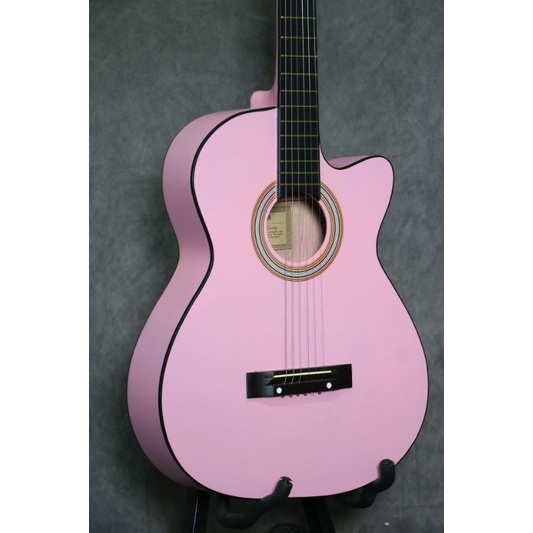 gitar akustik Yamaha warna pink siap pake senar nyaman di tangan