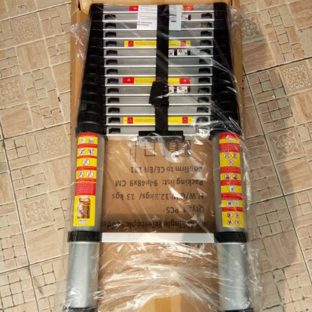 Tangga teleskopik 4.4m