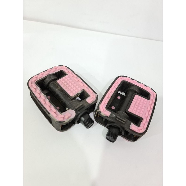 Pedal sepeda As besar bahan Plastik 807