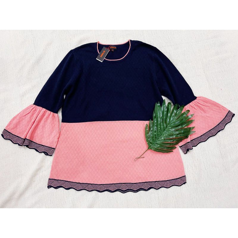 Am*li* color block bell sleeve blouse