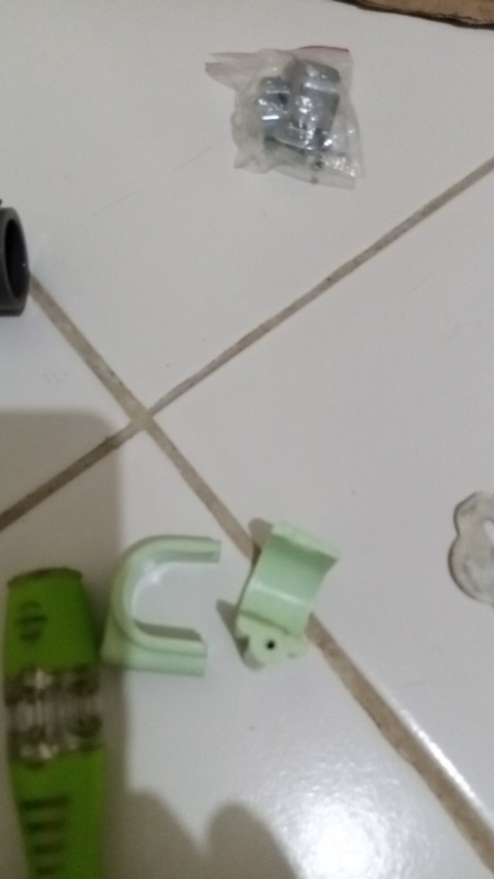 Klem Pipa Air Pvc 0.5 Inch 1 Per 2 Inch