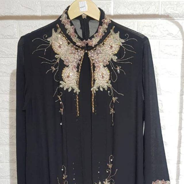 Orderan jaj pramudyayetty (1 set kaftan arabella hitam)
