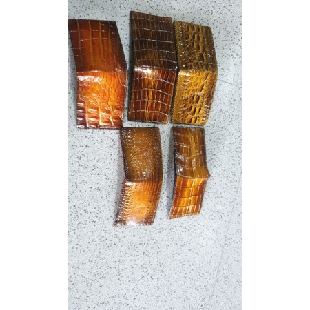 DOMPET PRIA KULIT BUAYA