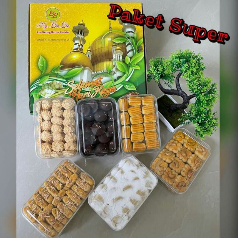 

Paket kue kering Super Ny Lie-Lie / Premium butter cookies / Hampers premium Ny. Lie-lie