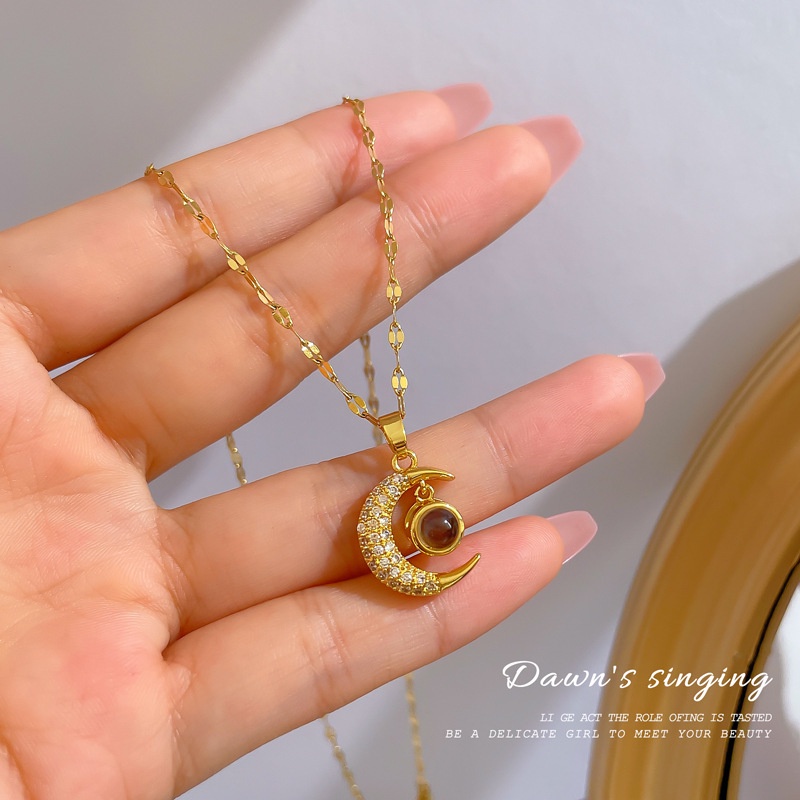 Kalung Wanita Gold Bulan Rantai titanium