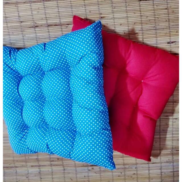 Bantal duduk isi dakron motif polkadot / tayo