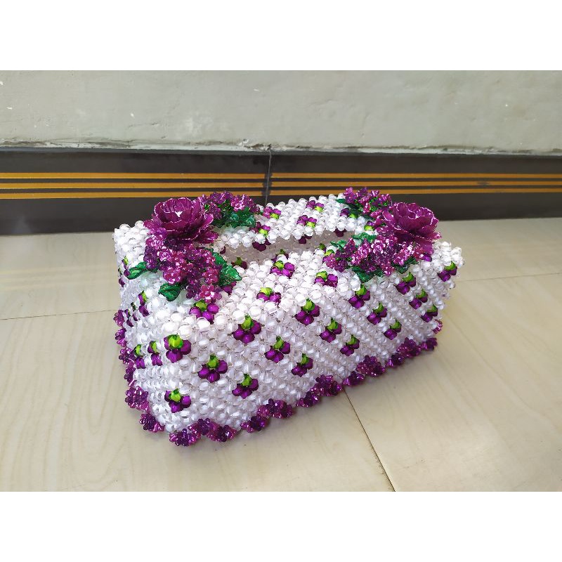 Kotak tissu manik akrilik