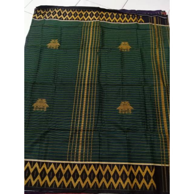 Sarung Karo Melias Metami